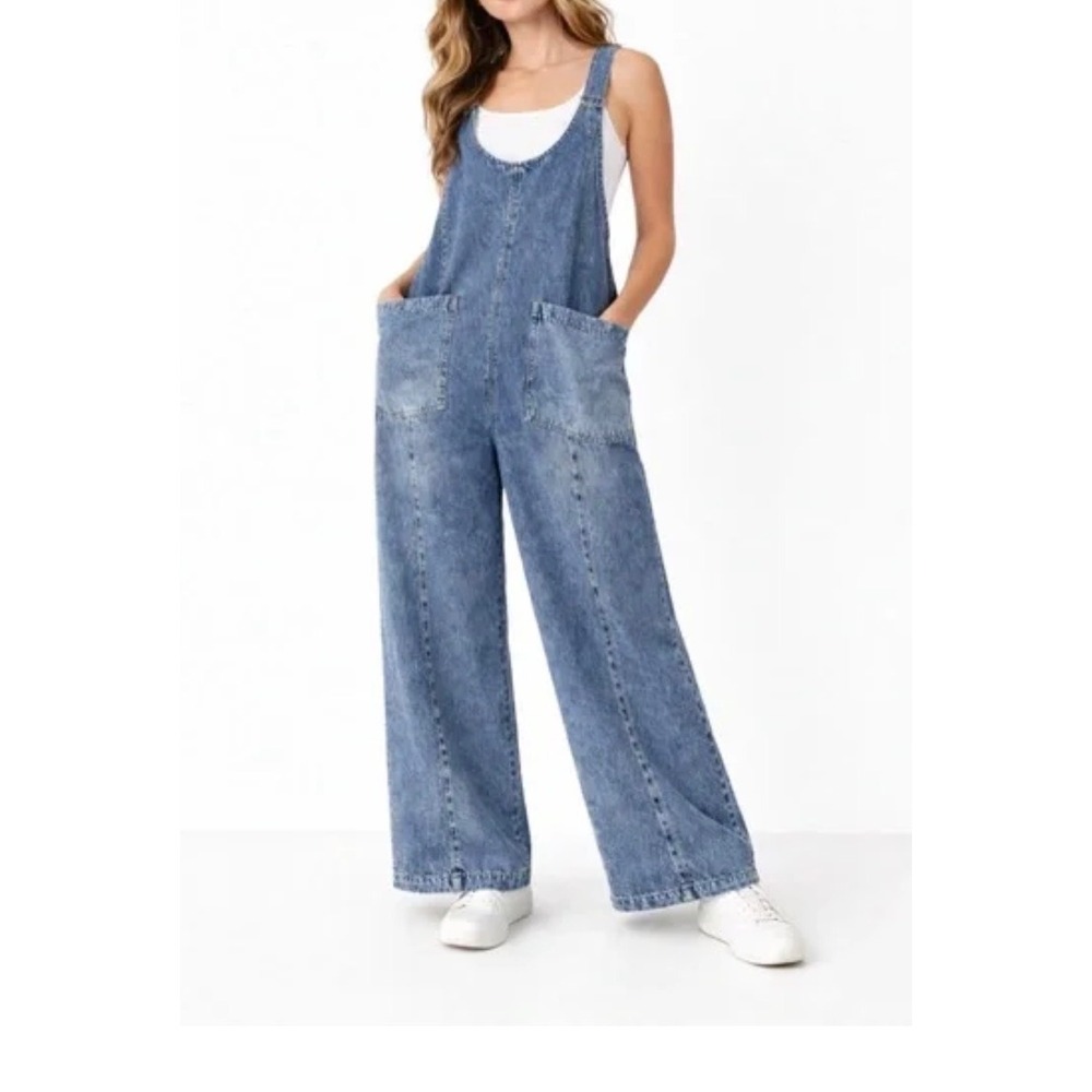 NWT Free Market Flying Tomato‎ Denim Overalls Light Wash Wide Leg Jumpsuit Small